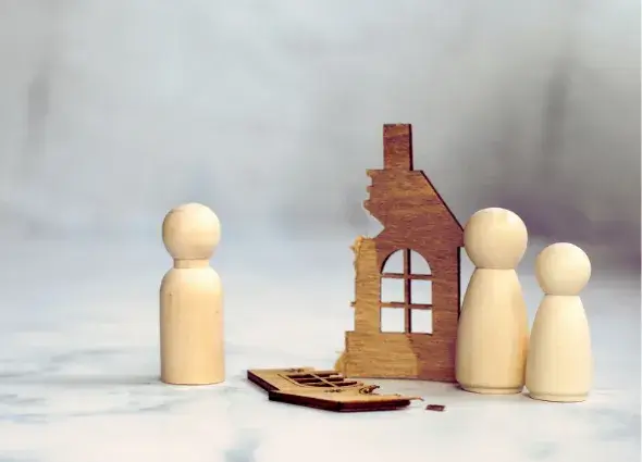 Gaia combina su formación y experiencia en Psicología Clínica con las Constelaciones Familiares para profundizar en la información inconsciente y comprender las actitudes y predisposiciones de las personas que provienen de los comportamientos de sus progenitores.